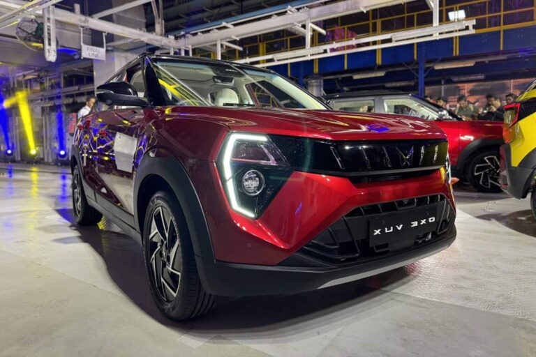 Mahindra Festive Offers Price: ग्राहकों के लिए खुशखबरी, पुरे ₹2.56 लाख तक की बचत के साथ घर ले आये Mahindra की ये SUV, देखे कीमत डिटेल्स