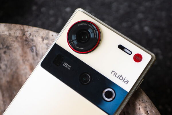Nubia Z80 Ultra: 7100mAh की बैटरी और फ्लैगशिप Qualcomm प्रोसेसर के साथ आ रहा Nubia Z80 Ultra 5G स्मार्टफोन, देखे लीक फीचर्स Nubia Z80 Ultra