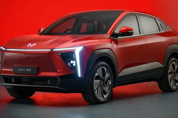 Mahindra XEV 9s EV Car