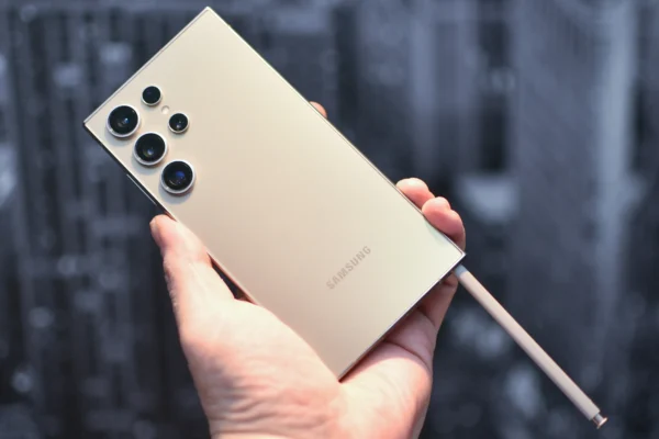 Samsung Galaxy S25 Phone